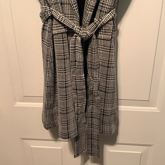 NWT Dress Barn plaid vest with pockets - Picture 4 of 7
